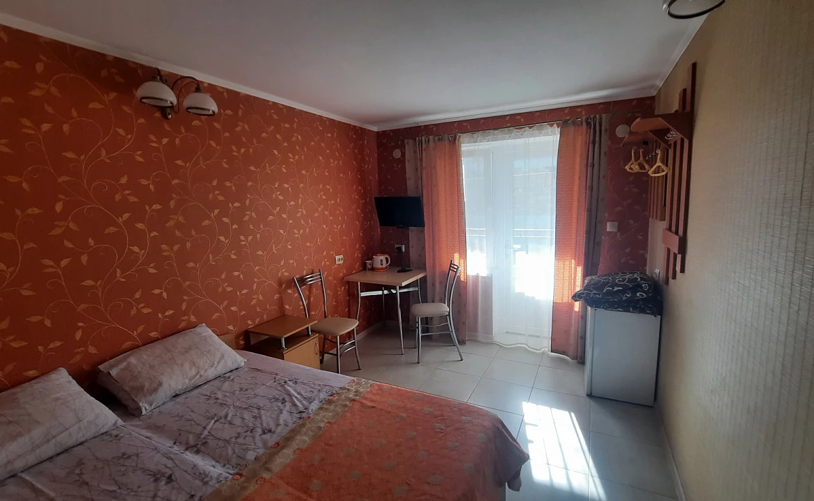 3-х мест. номер вентилятором. Гостевой дом "Лавандина". Севастополь 3-х мест. номер вентилятором. Гостевой дом "Лавандина". Севастополь