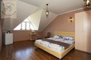 Двухместный номер на 3 этаже. Гостевой дом "Фонарь и Мельница". Береговое