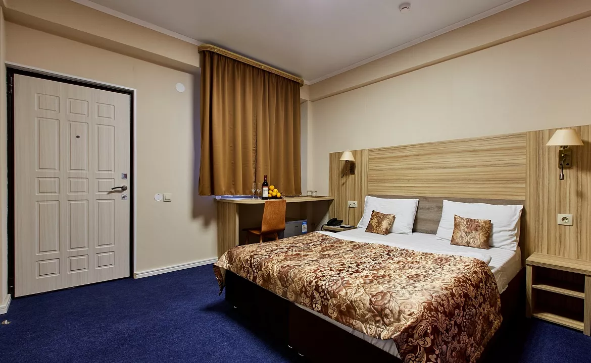 Стандарт. Отель "КОМФОРТ". Сухум