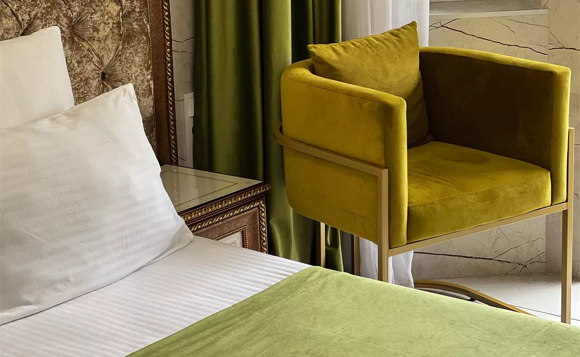 Стандарт с видом на бассейн. Отель "СЕНАТОР". Сочи