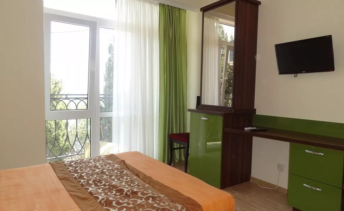 Полулюкс с балконом. Гостевой дом Частный "Арзы". Симеиз