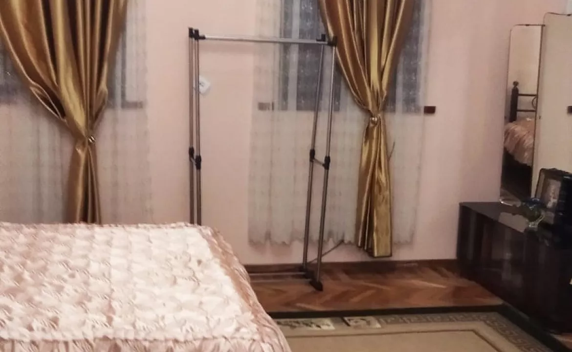 Трехместный номер с собственной ванной комнатой. Частный сектор У Саиды. Сухум