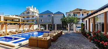 Отель «Южные Ночи»