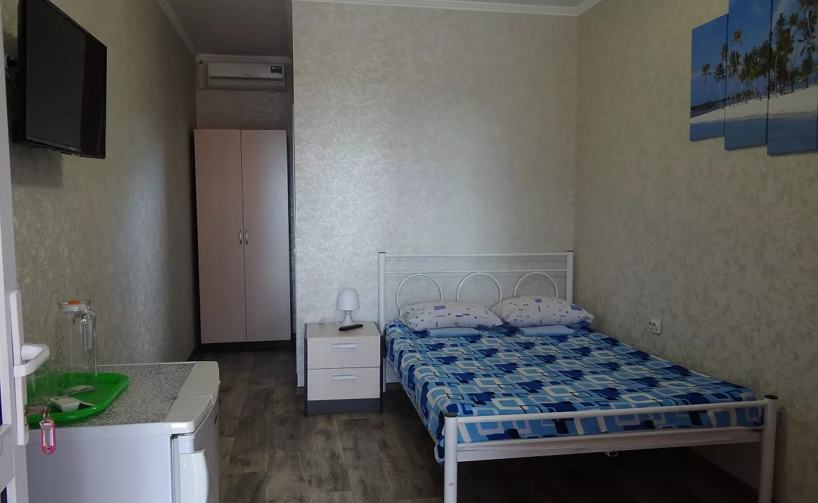 Комната с лоджией. Гостевой дом "Натали" - Геленджик. Геленджик