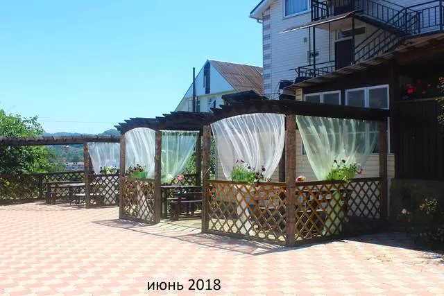 . Гостиница "Верона". Вардане