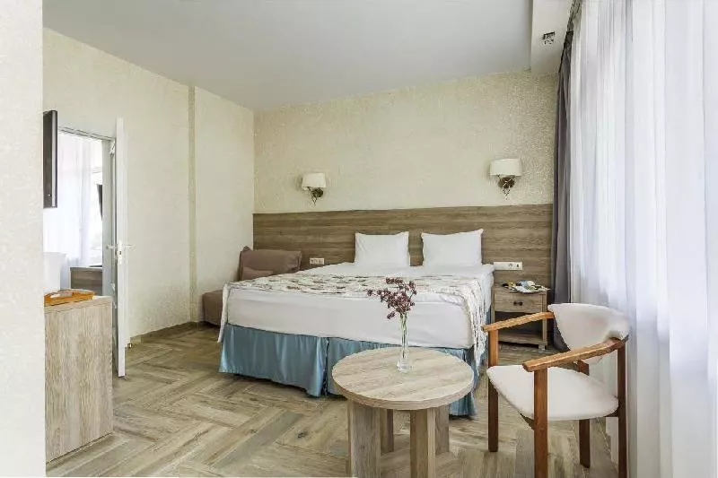 СЕМЕЙНЫЙ (CONNECTION) 2-комнатный. Отель «Villaggio». Анапа