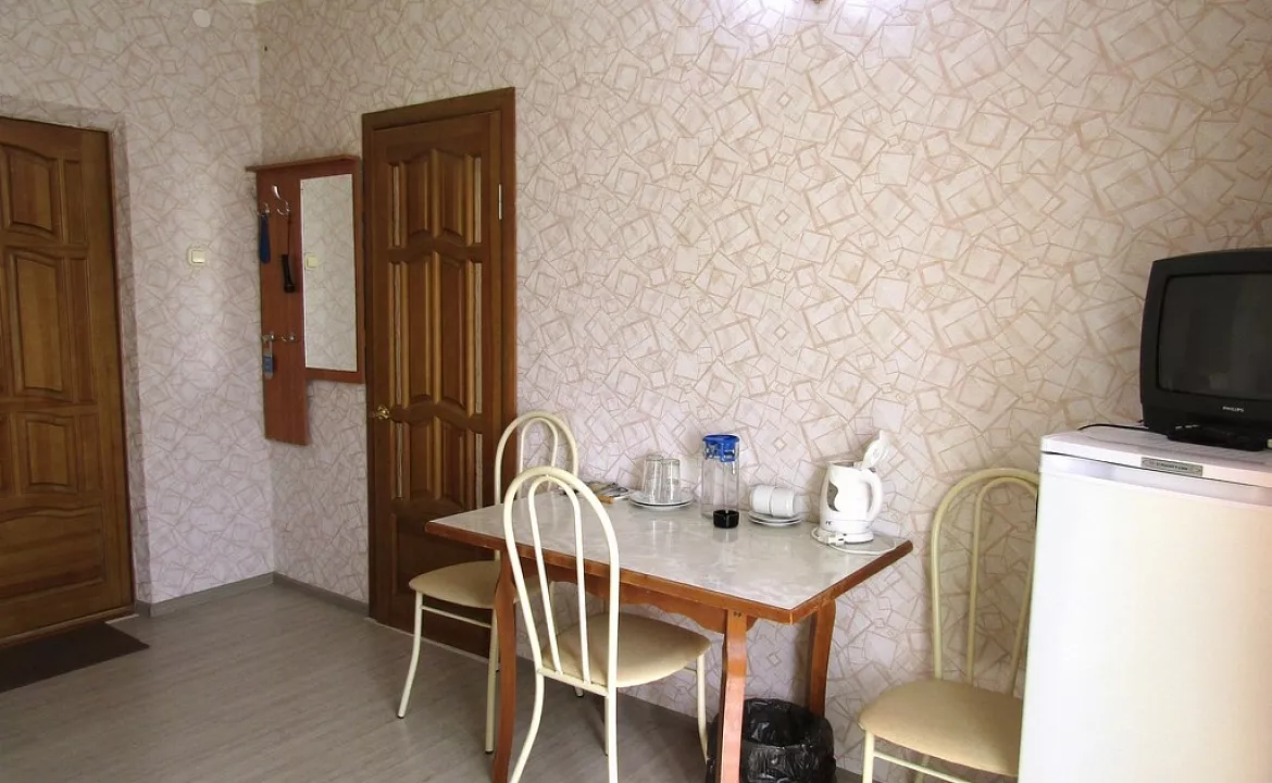 Двухместный двухкомнатный стандарт. Пансионат "Приазовье". Ейск Двухместный двухкомнатный стандарт. Пансионат "Приазовье". Ейск