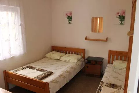 3-Х МЕСТНЫЙ НОМЕР ЭКОНОМ. Гостевой дом "У Александра" . Лазаревское