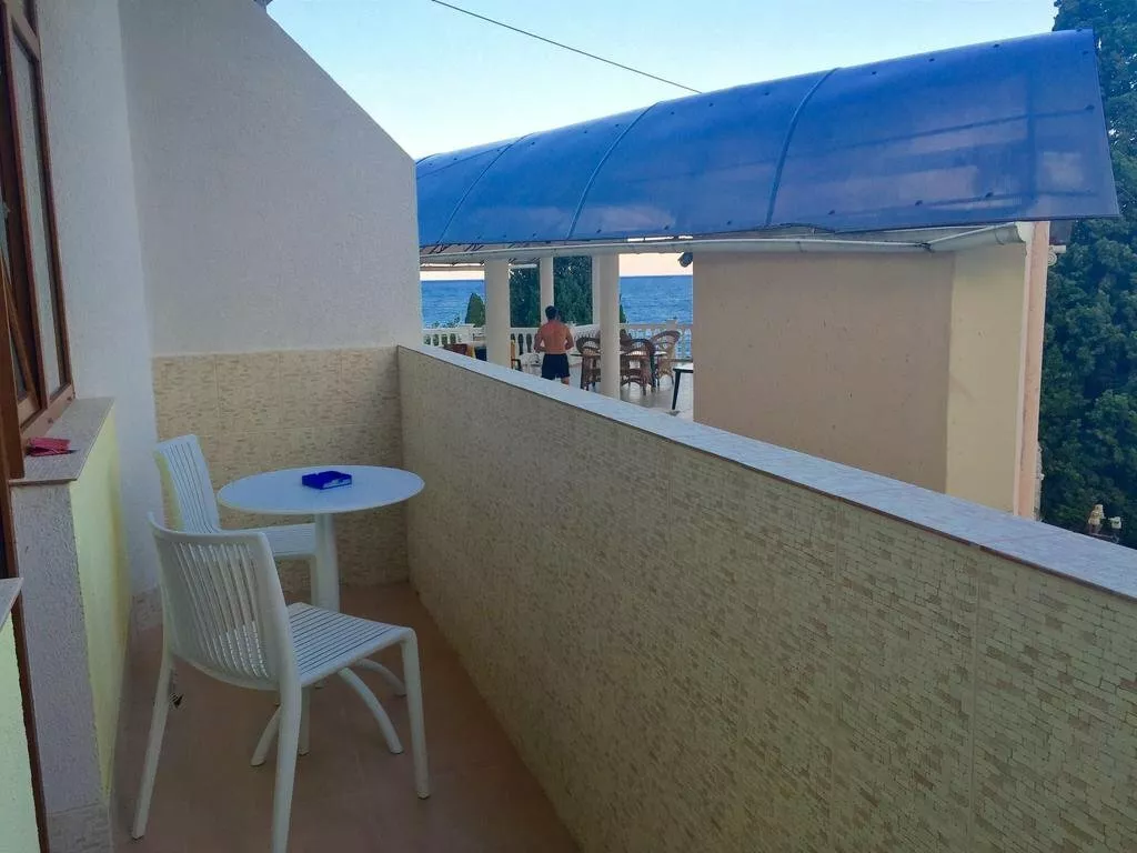 . Частный гостевой дом Матрос. Ялта