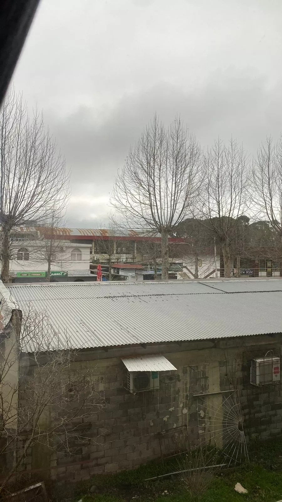 . Двухкомнатная квартира у рынка . Гагра