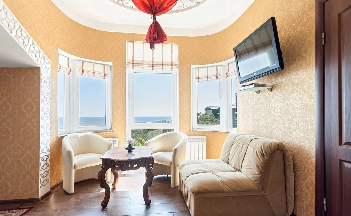 Трехместный номер класса «Полулюкс». Отель "Гранд Флер". Форос