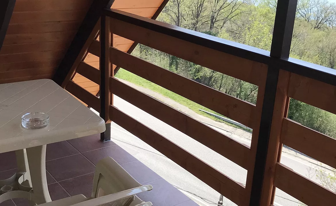 Двухместный номер ЛЮКС с кухней и балконами. Гостевой комплекс "Буэнос Диас". Совет-Квадже