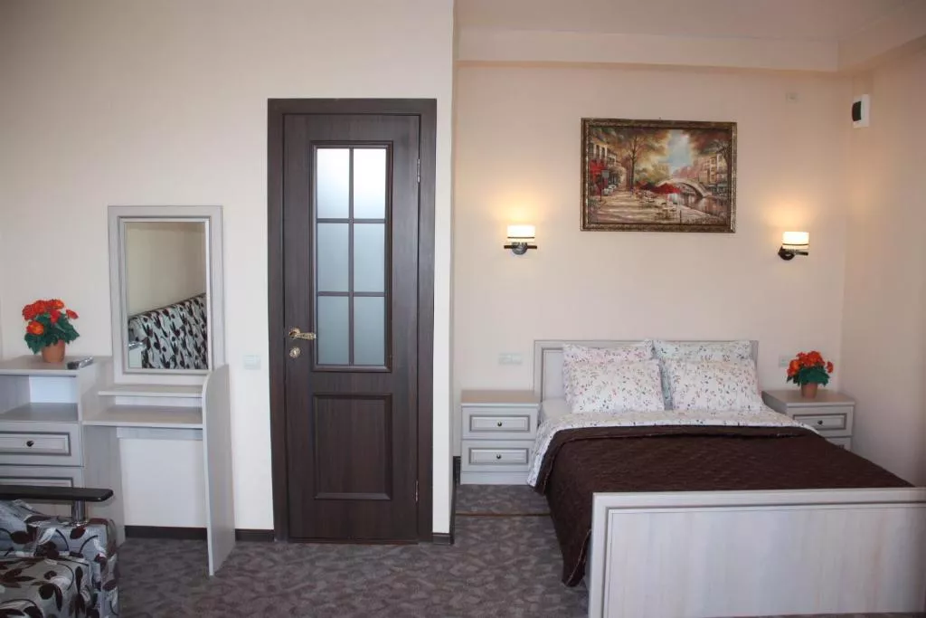 Семейный люкс. Гостиница Приморская. Ейск