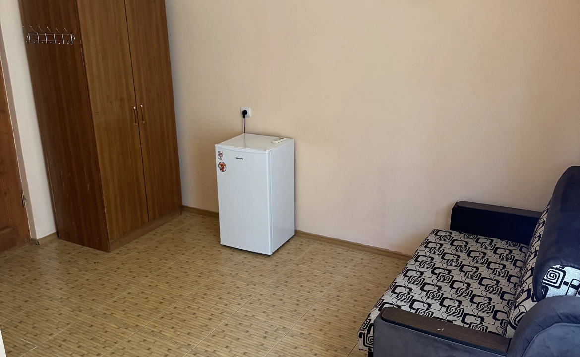 Стандарт с балконом . Гостевой дом "Пантера". Гагра