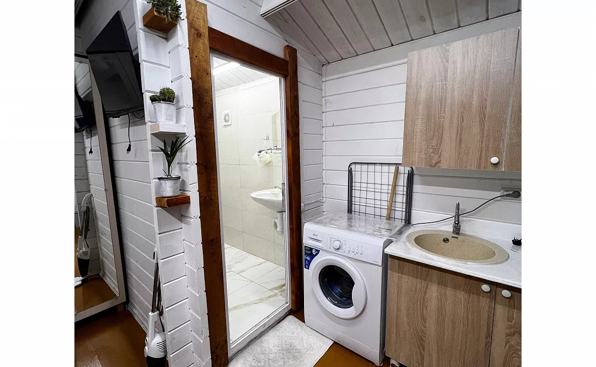 Коттедж. Коттеджи на берегу моря со всеми удобствами . Сухум