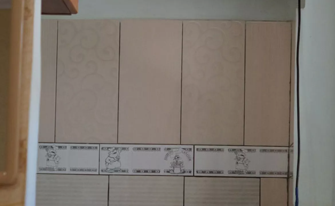 Трехместный номер стандарт с кухней. Гостевой дом "У Леопольдовича". Малореченское