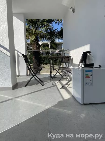 Номер Люкс 4х местный 2-х комнатный с террасой. Вилла Лирань. Головинка