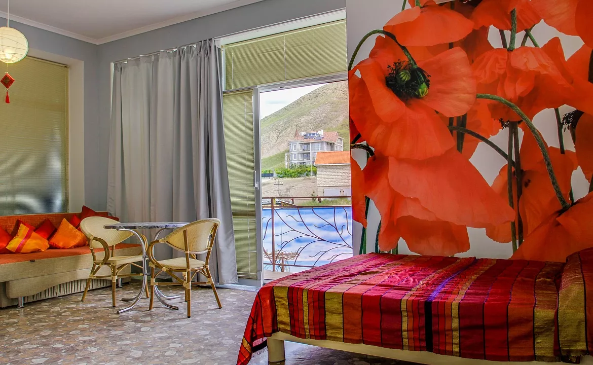 Люкс. Отель "У верблюжьих горбов". Коктебель