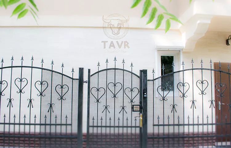 . Гостевой Дом «ТАВР». Ялта