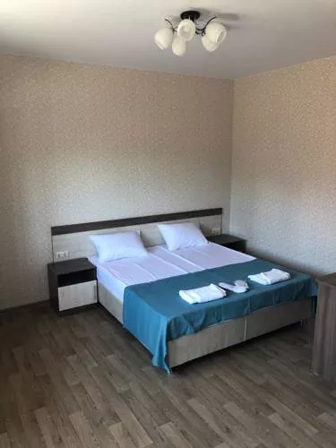 . Гостевой дом Вилла Липа. Якорная Щель