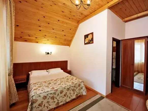 2-х местный «Стандарт». Отель «Каприз». Домбай-гостиницы