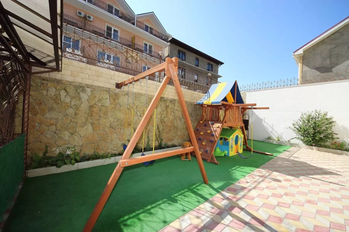 . Гостевой дом "Лев" . Сукко