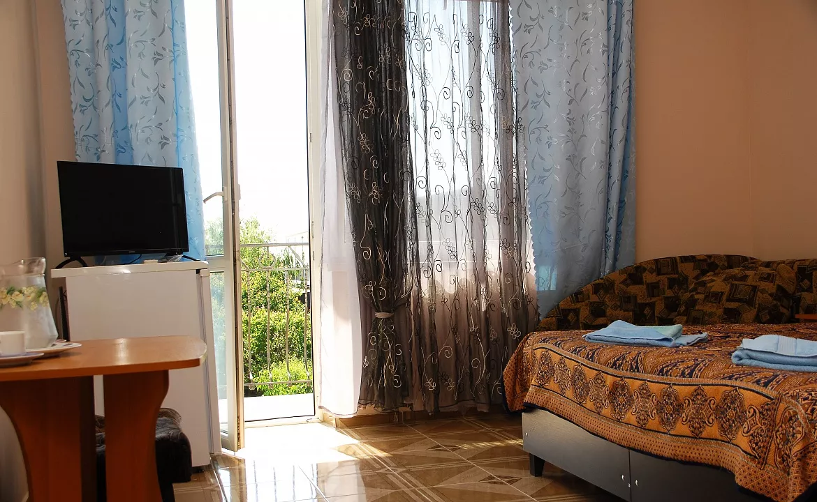 3х местный. Гостиница "Олимп" . Береговое