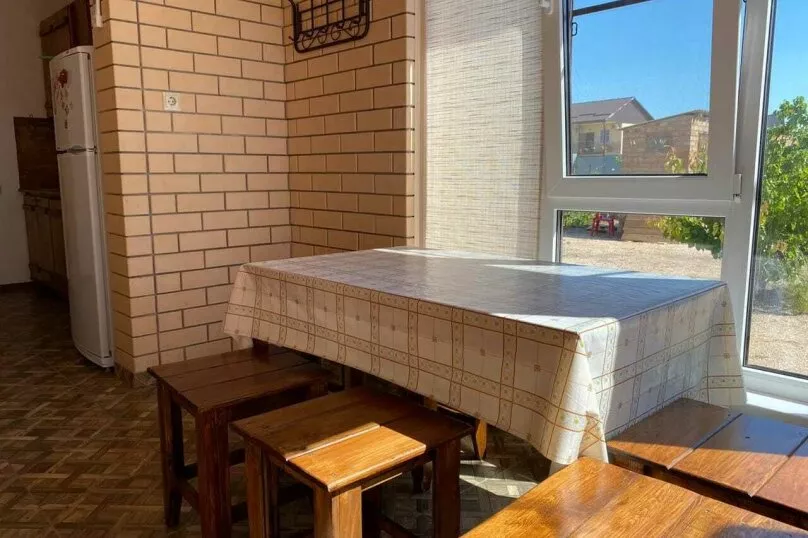 Семейный 2х комнатный люкс, Коттедж. Частный сектор Дворик на Азовской. Должанская