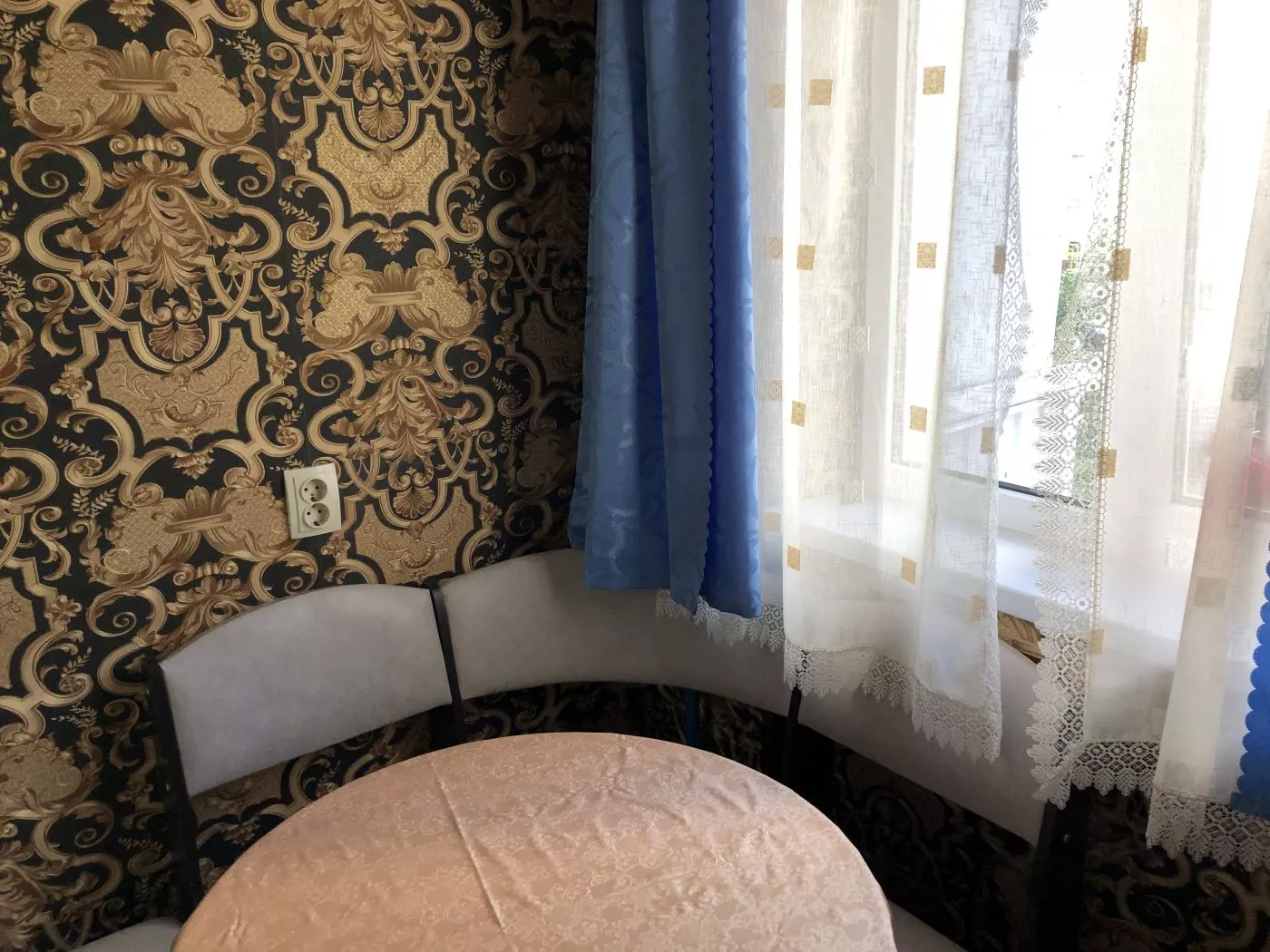 . Квартира в многоквартирном доме Двухкомнатная квартира у моря. Лазаревское