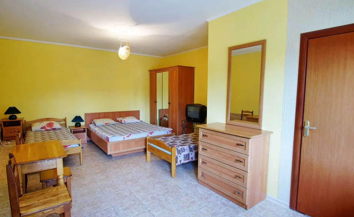 4-МЕСТНЫЙ НОМЕР БЮДЖЕТНЫЙ. Гостевой дом "Лето". Лазаревское 4-МЕСТНЫЙ НОМЕР БЮДЖЕТНЫЙ. Гостевой дом "Лето". Лазаревское