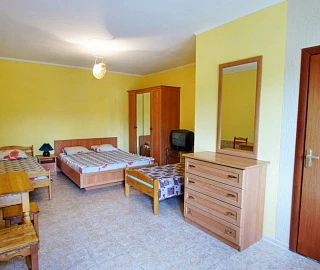 4-МЕСТНЫЙ НОМЕР БЮДЖЕТНЫЙ. Гостевой дом "Лето".  4-МЕСТНЫЙ НОМЕР БЮДЖЕТНЫЙ. Гостевой дом "Лето".