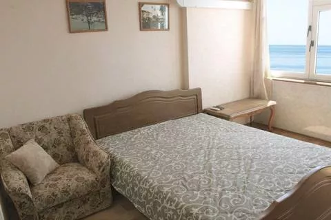 Трехместный номер (№ 4). Эллинг ЮБК «Чайка». Алупка