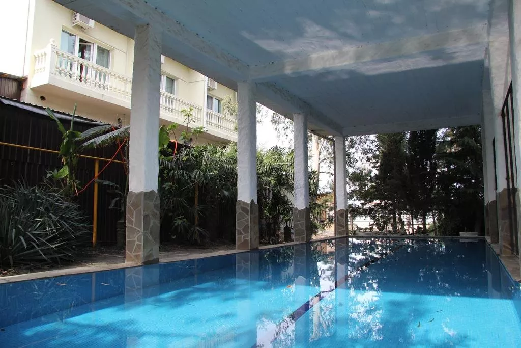 . Гостиница "Парус" . Адлер