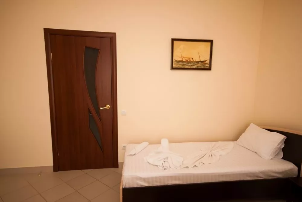 Стандарт трёхместный (Корпус Пляж). Комплекс Эллада. Семидворье