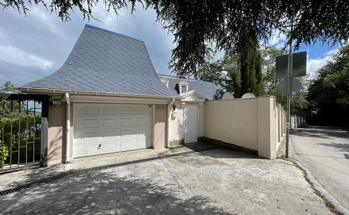 Дом 2-этажный. Гостевой дом "Ялта-Ливадия". Ливадия Дом 2-этажный. Гостевой дом "Ялта-Ливадия". Ливадия