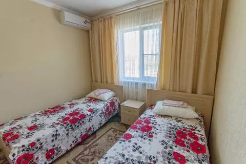 2-х комнатный номер. Гостевой дом «Милана». Голубицкая