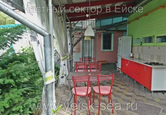 Двухкомнатный номер. Гостевой дом на Кропоткина 39. Ейск