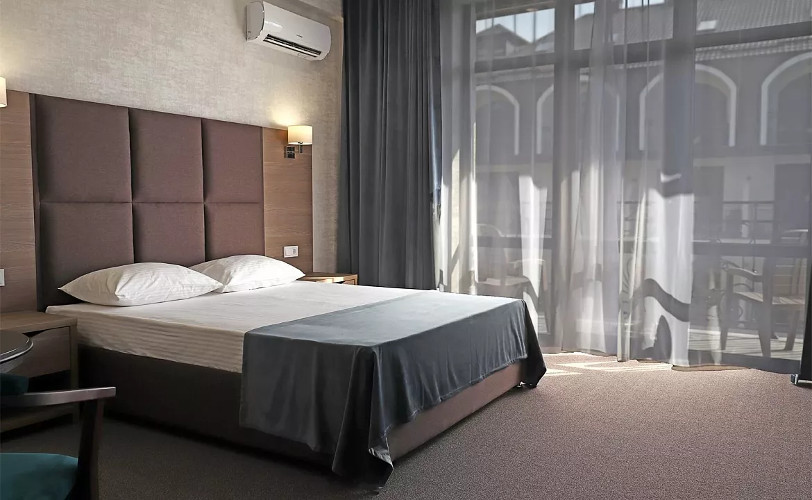 71 комфортабельных номеров. Отель Moretel. Лазаревское 71 комфортабельных номеров. Отель Moretel. Лазаревское