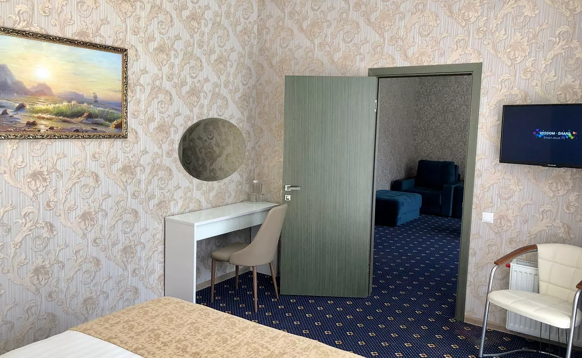 Двухкомнатный Супер Люкс с балконом вид на горы. Отель "РЕВЮ". Агой