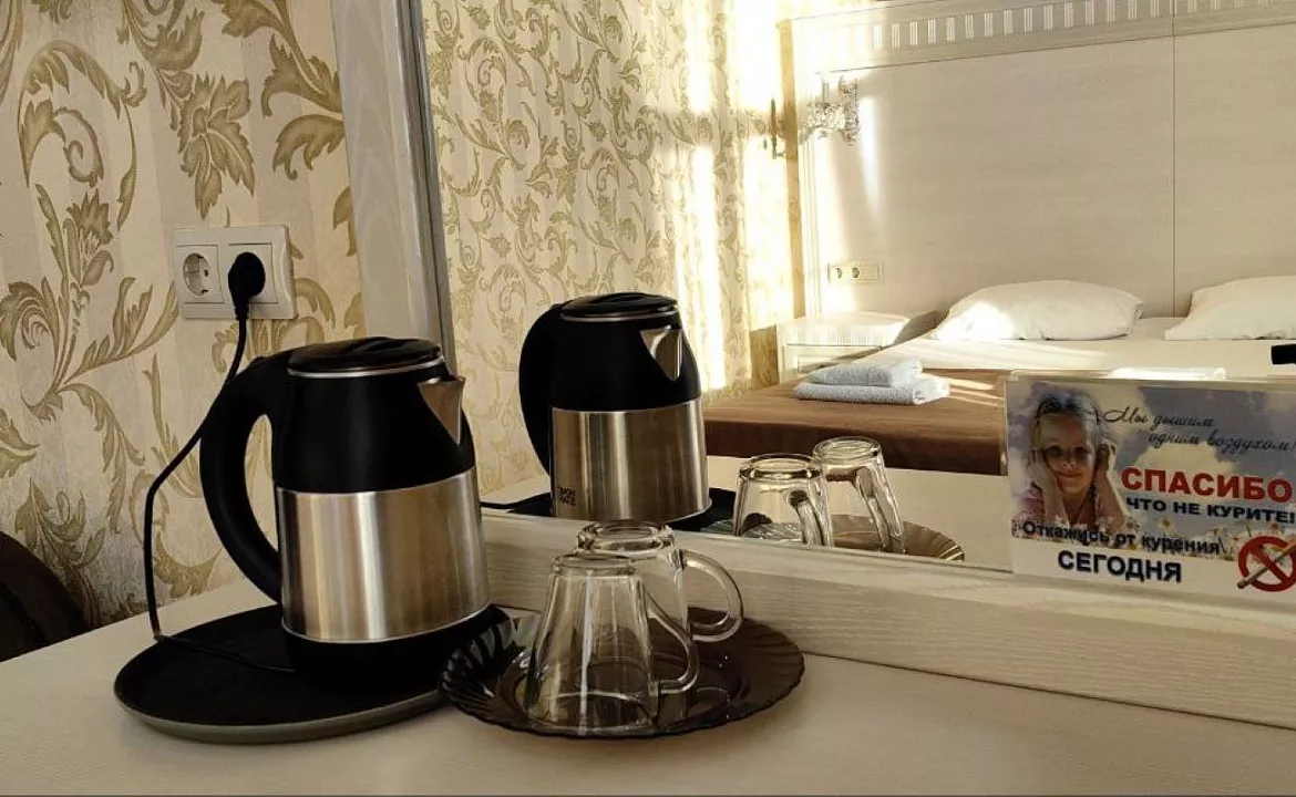 Стандарт трехместный с балконом. Гостевой дом «ГРИФ». Адлер