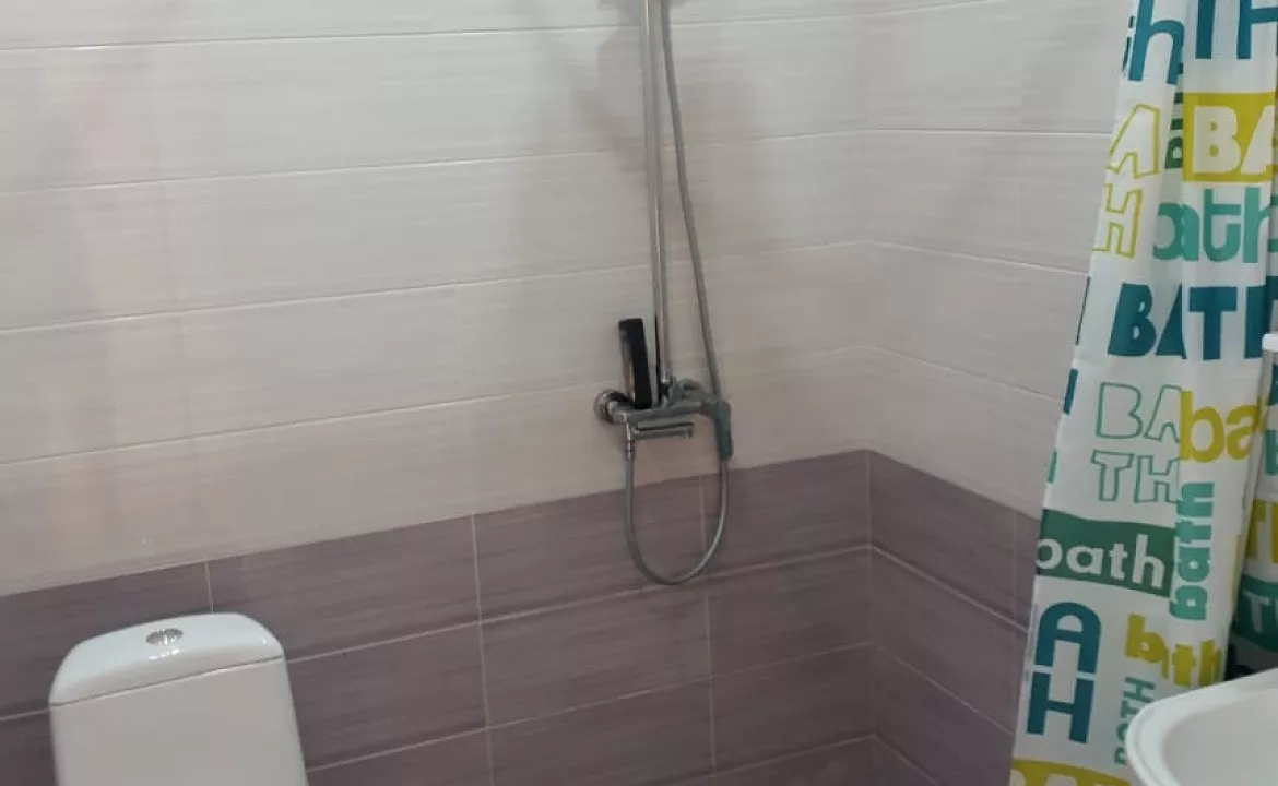 Сдам квартиру студию посуточно. Квартира в многоквартирном доме Гайдара 20а/1. Дагомыс