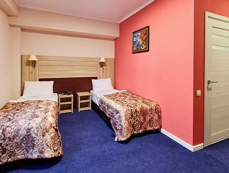 Стандарт улучшенный. Отель "КОМФОРТ". Сухум