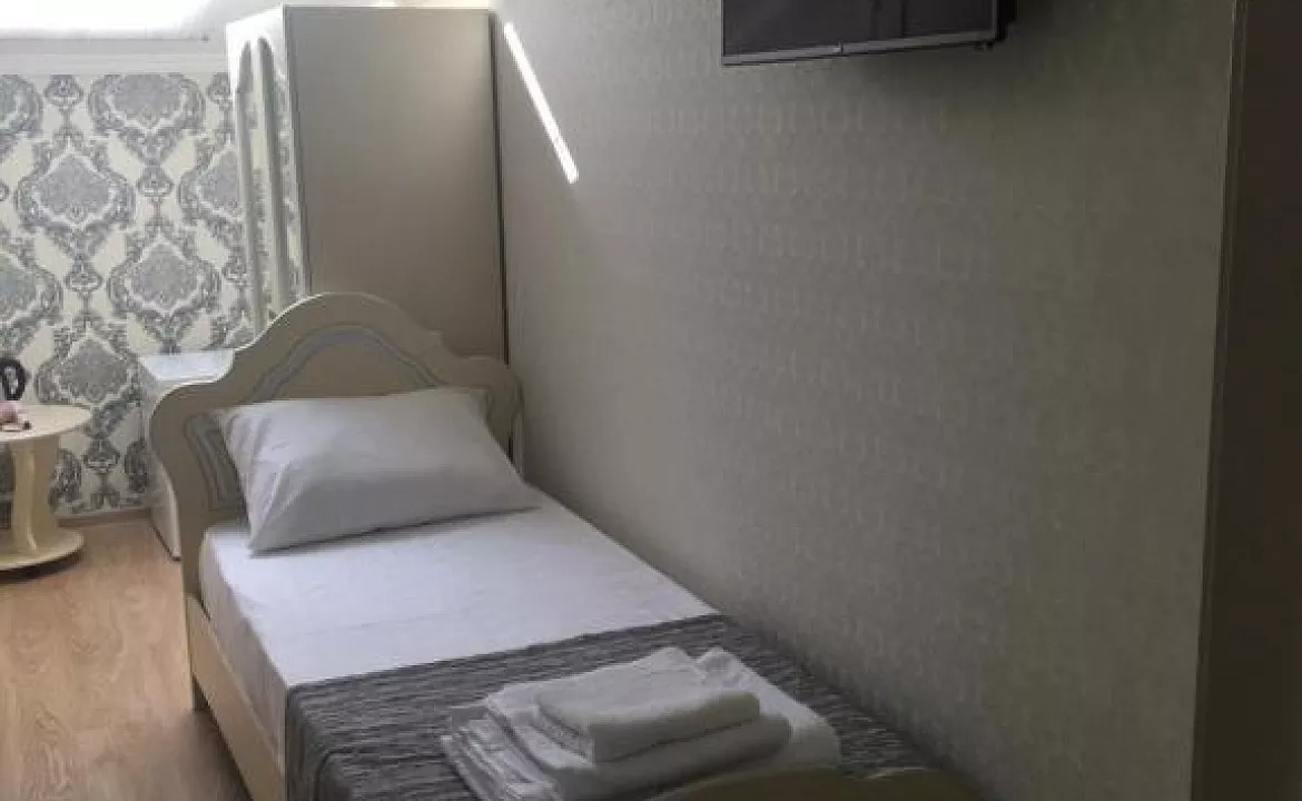 3-х местный номер Стандарт. Гостиница "Семья". Адлер