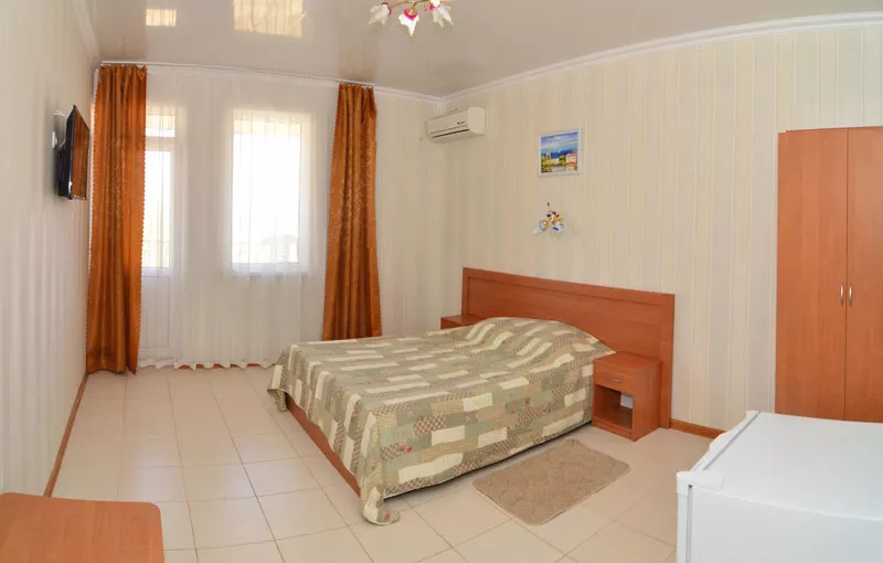 2-местный номер с балконом. Гостевой дом «Риф». Заозерное