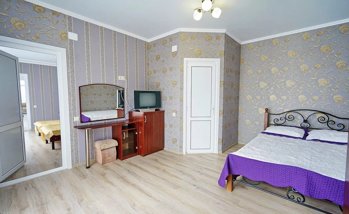 КОТТЕДЖ С ДВОРИКОМ И ТЕРРАССОЙ И ОТДЕЛЬНЫМ ВХОДОМ. Гостевой дом "Лето". Лазаревское КОТТЕДЖ С ДВОРИКОМ И ТЕРРАССОЙ И ОТДЕЛЬНЫМ ВХОДОМ. Гостевой дом "Лето". Лазаревское