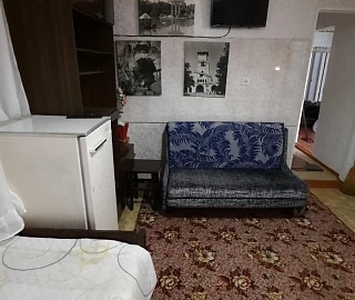 Трехместный с лоджией. Частный сектор "Зеленый уголок у Стаса". Трехместный с лоджией. Частный сектор "Зеленый уголок у Стаса".