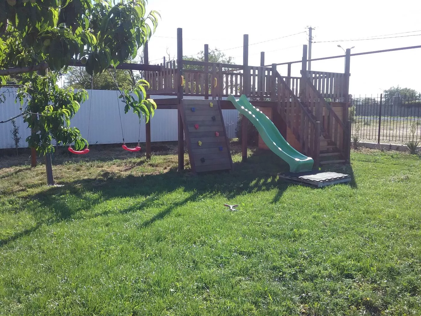 . Гостевой дом "Холидей". Кучугуры