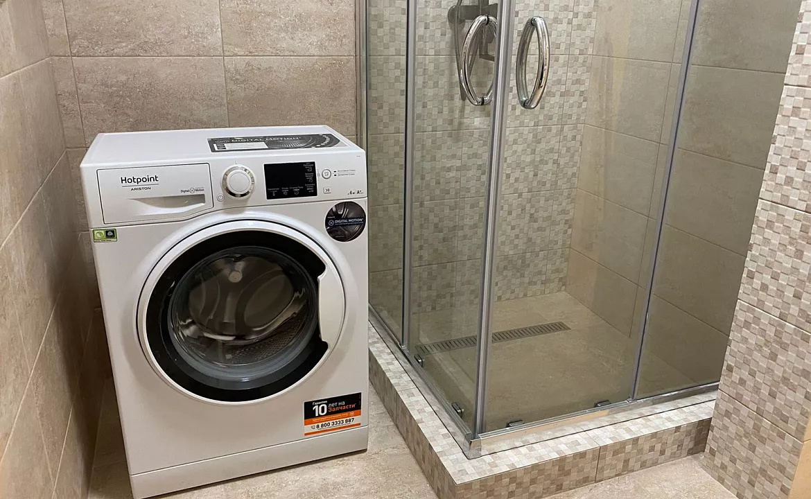 Двухкомнатная квартира под ключ. Квартира в многоквартирном доме Для королей. Адлер