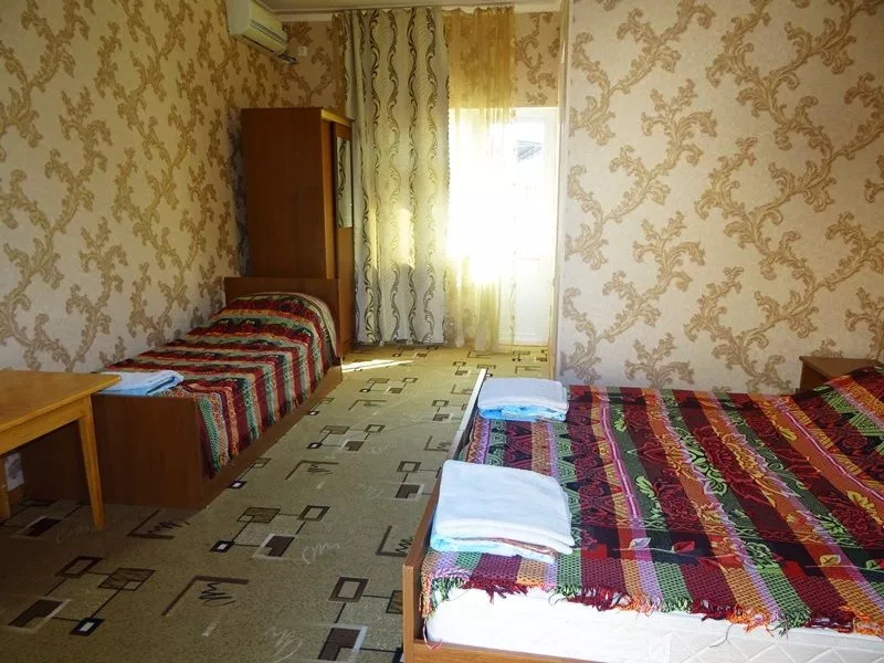 3-х местный номер . Гостиница "Рафаэль". Якорная Щель