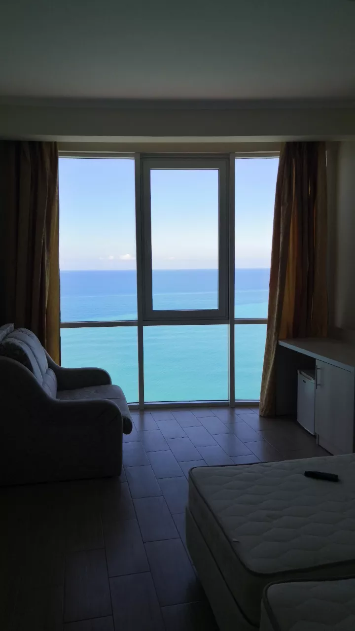 . Квартира в многоквартирном доме "С видом на море". Лазаревское